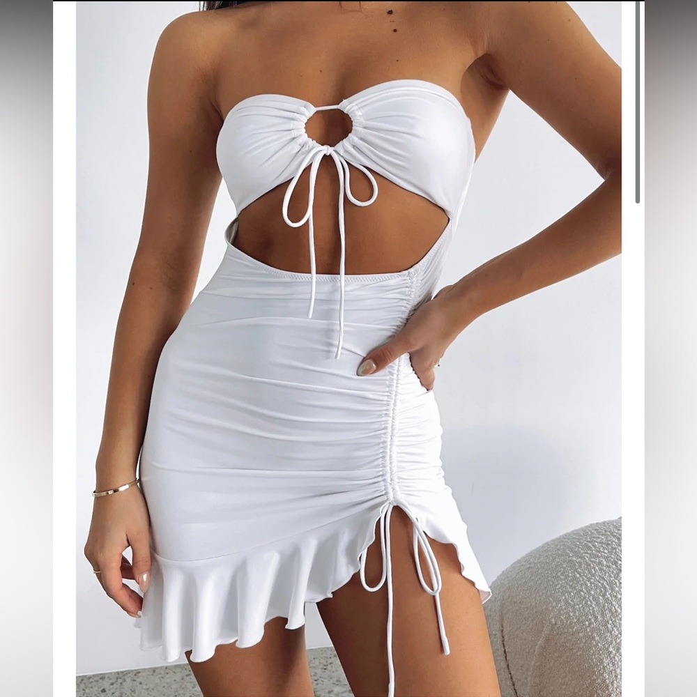 BRAND NEW WITH TAGS!! WHITE FOX WHITE MINI DRESS. SIZE S.